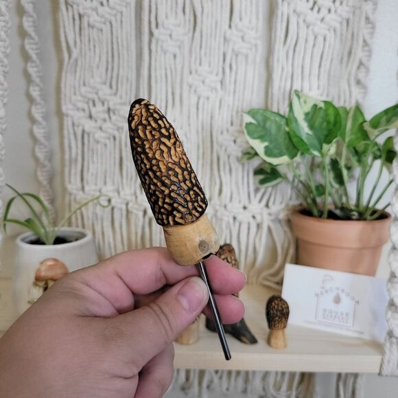 Mixed set of Carved Morel Merchrooms Variety Pack Plant Stake Decor Mushroom - Picture 6 of 11